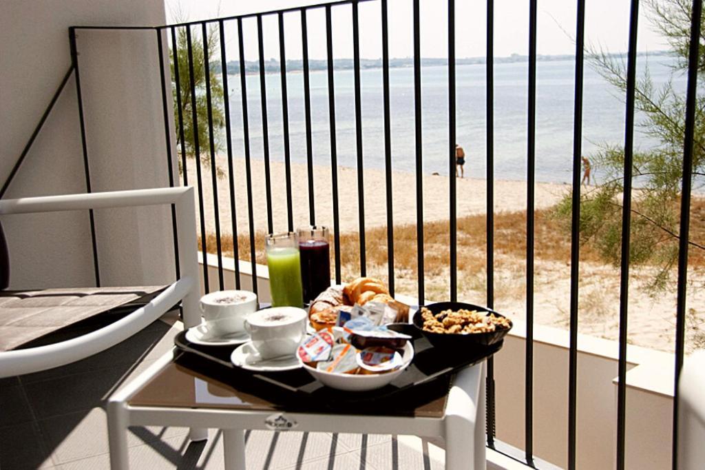 Gg77 Hotel La Spiaggia Torre Lapillo Exterior foto