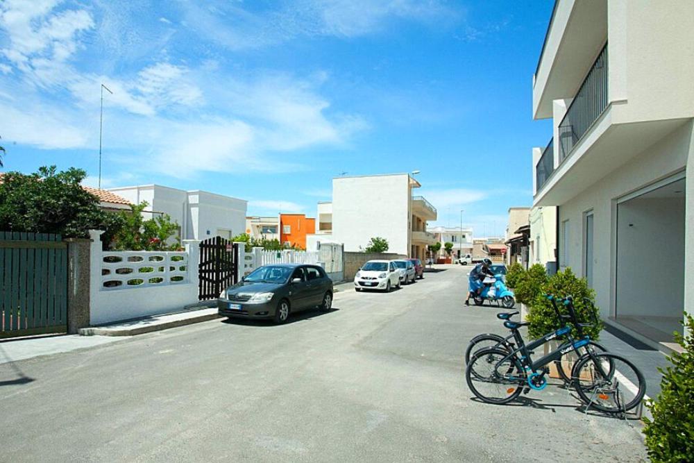 Gg77 Hotel La Spiaggia Torre Lapillo Exterior foto
